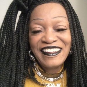 Meet your Posher, Faye